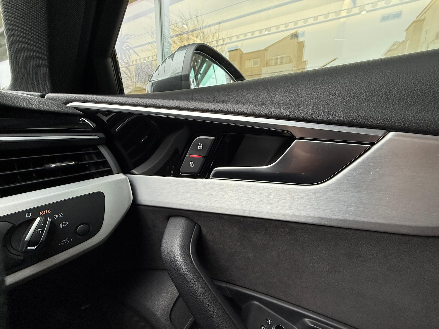 Used Audi A4 Avant for sale - 77351636: Photo 30