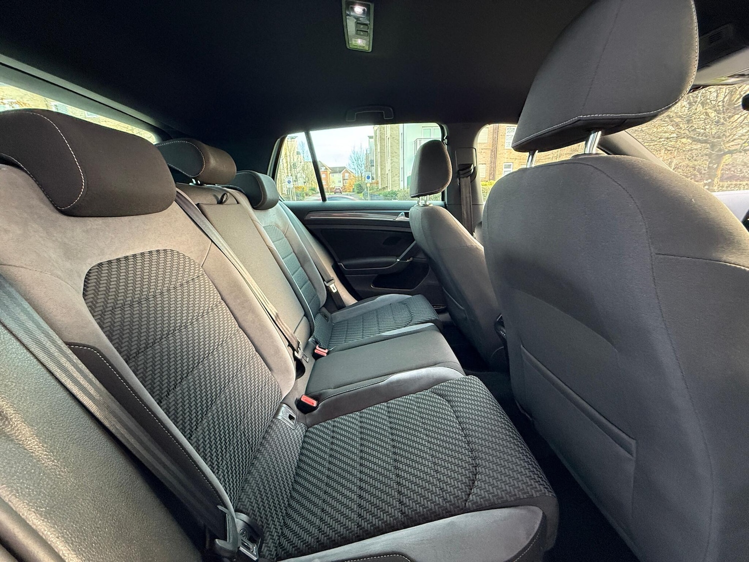 Used Volkswagen Golf 2018 for sale - 76714686: Photo 36