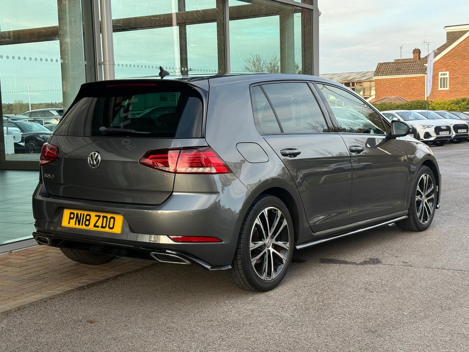 Used Volkswagen Golf 2018 for sale - 76714686: Photo 64