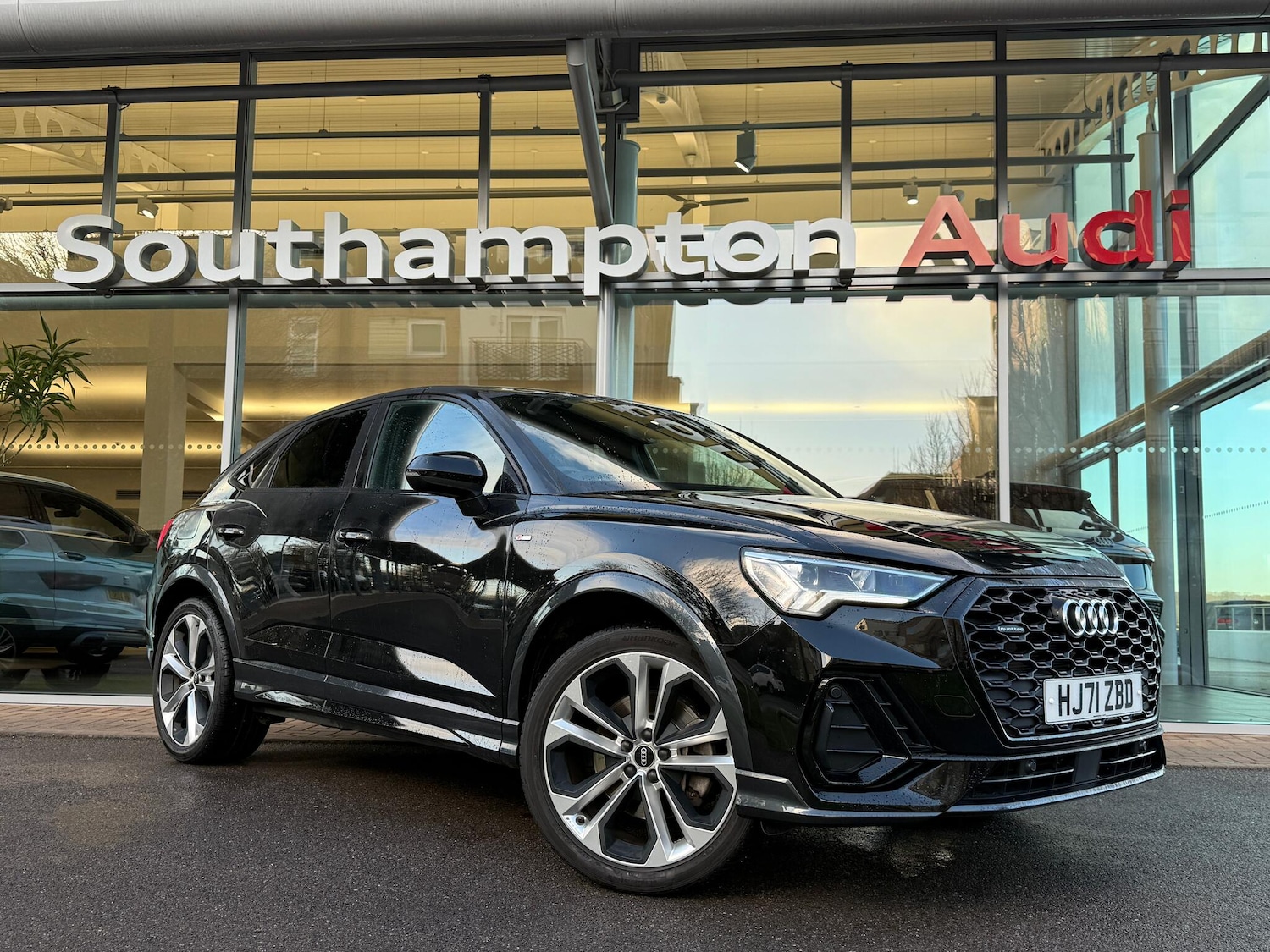 Used Audi Q3 2021 for sale - 76801683: Photo 1