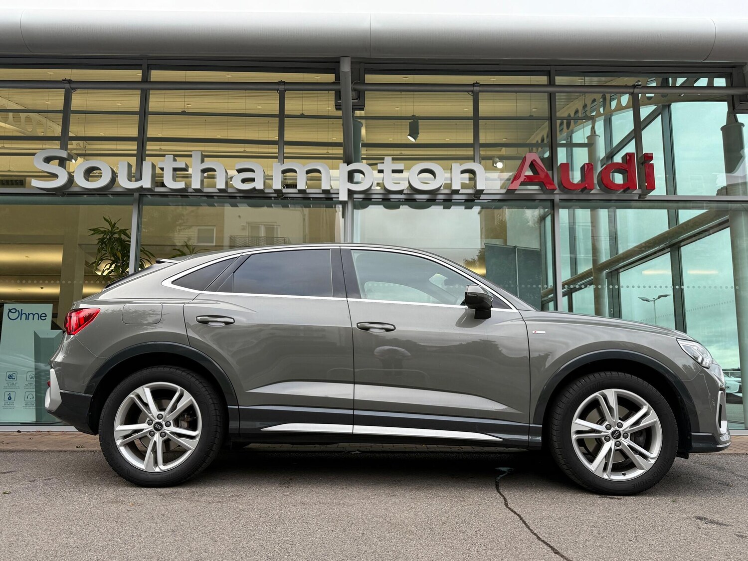 Used Audi Q3 2024 for sale - 76012808: Photo 2
