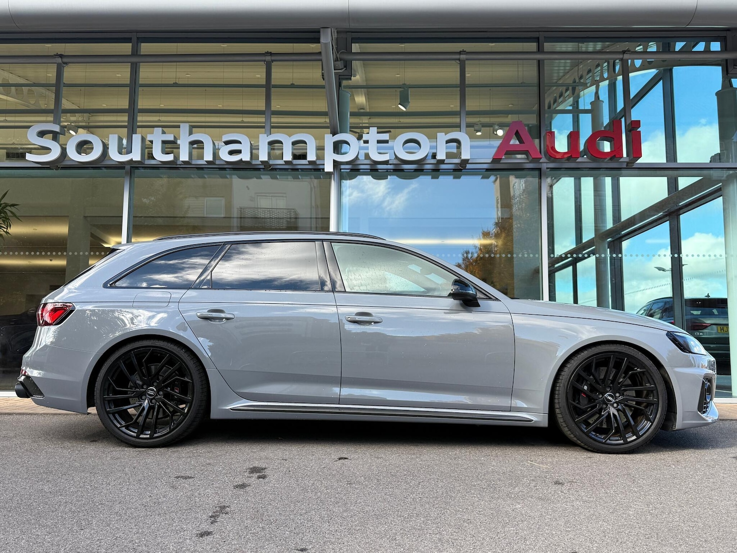 Used Audi RS4 Avant 2020 for sale - 76307194: Photo 2