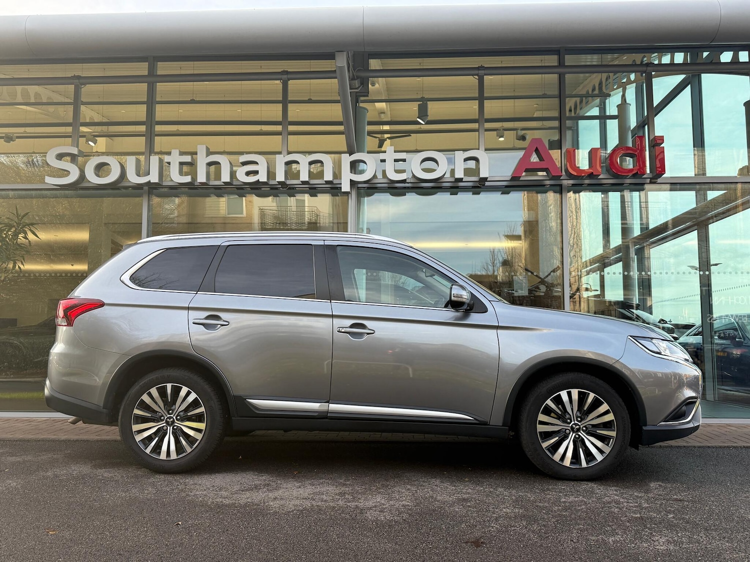 Used Mitsubishi Outlander 2020 for sale - 76561561: Photo 2