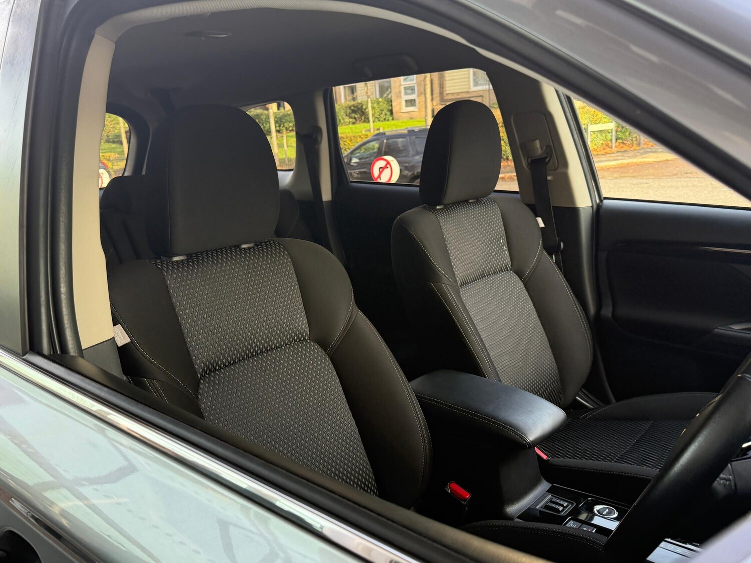 Used Mitsubishi Outlander 2020 for sale - 76561561: Photo 32