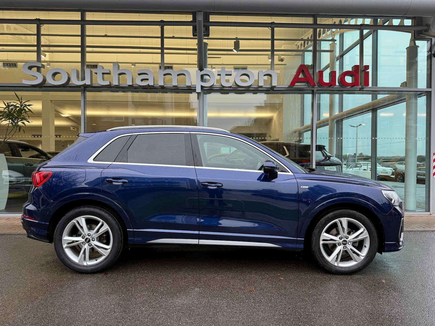 Used Audi Q3 2022 for sale - 76886641: Photo 2