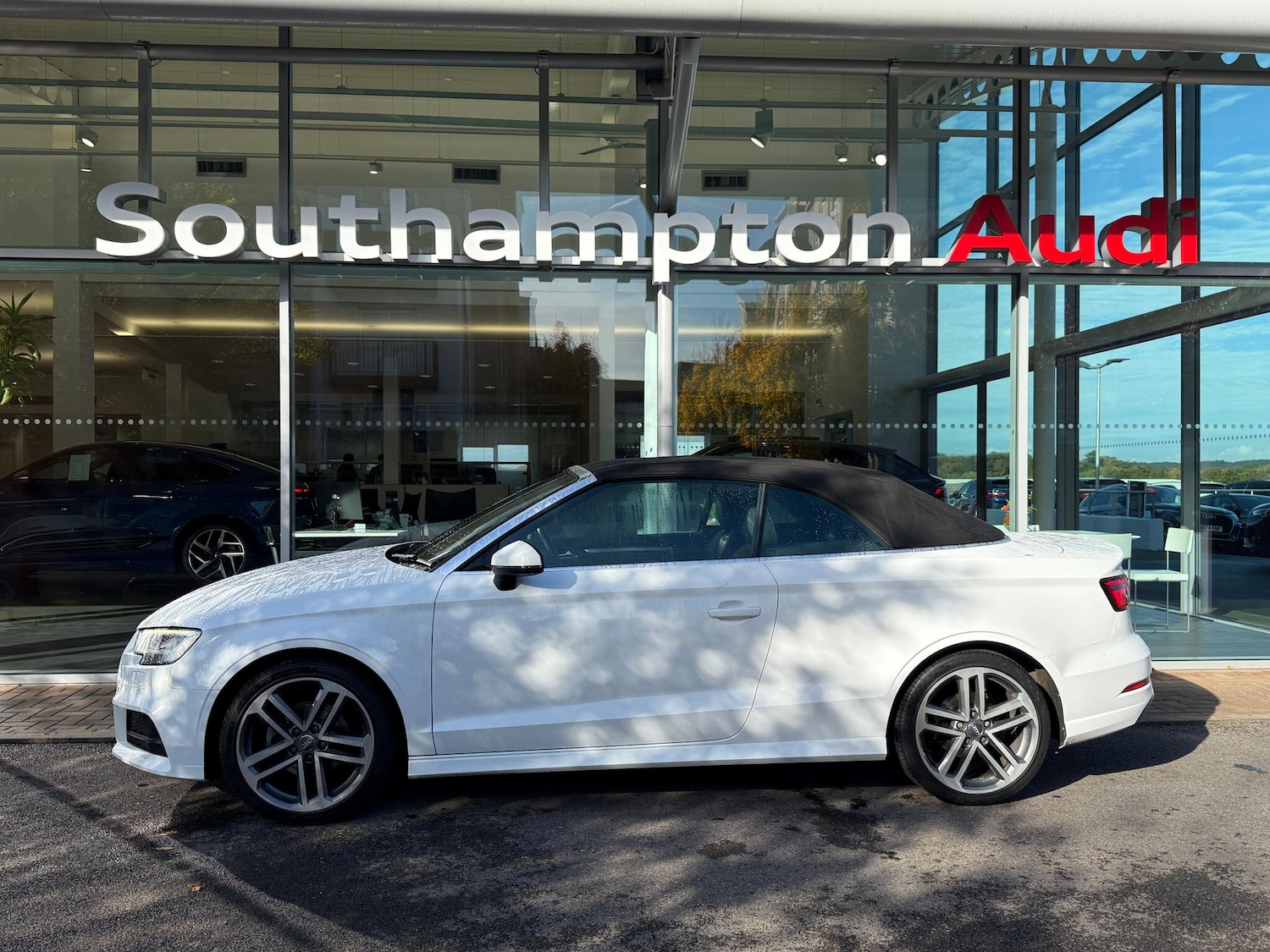 Used Audi A3 Cabriolet 2016 for sale - 76370174: Photo 41