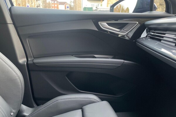 Used Audi Q4 e-tron 2024 for sale - 76020448: Photo 39