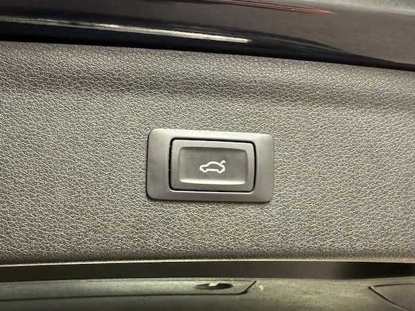 Used Audi Q3 2018 for sale - 76270072: Photo 46