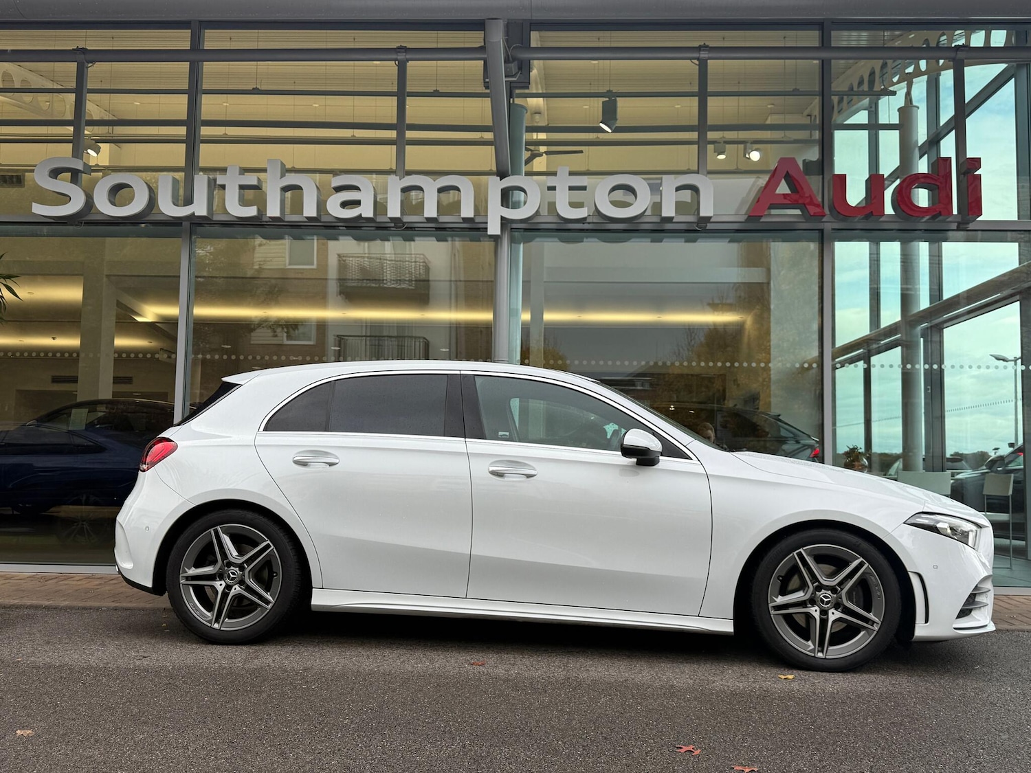 Used Mercedes-Benz A-Class 2020 for sale - 76360662: Photo 2