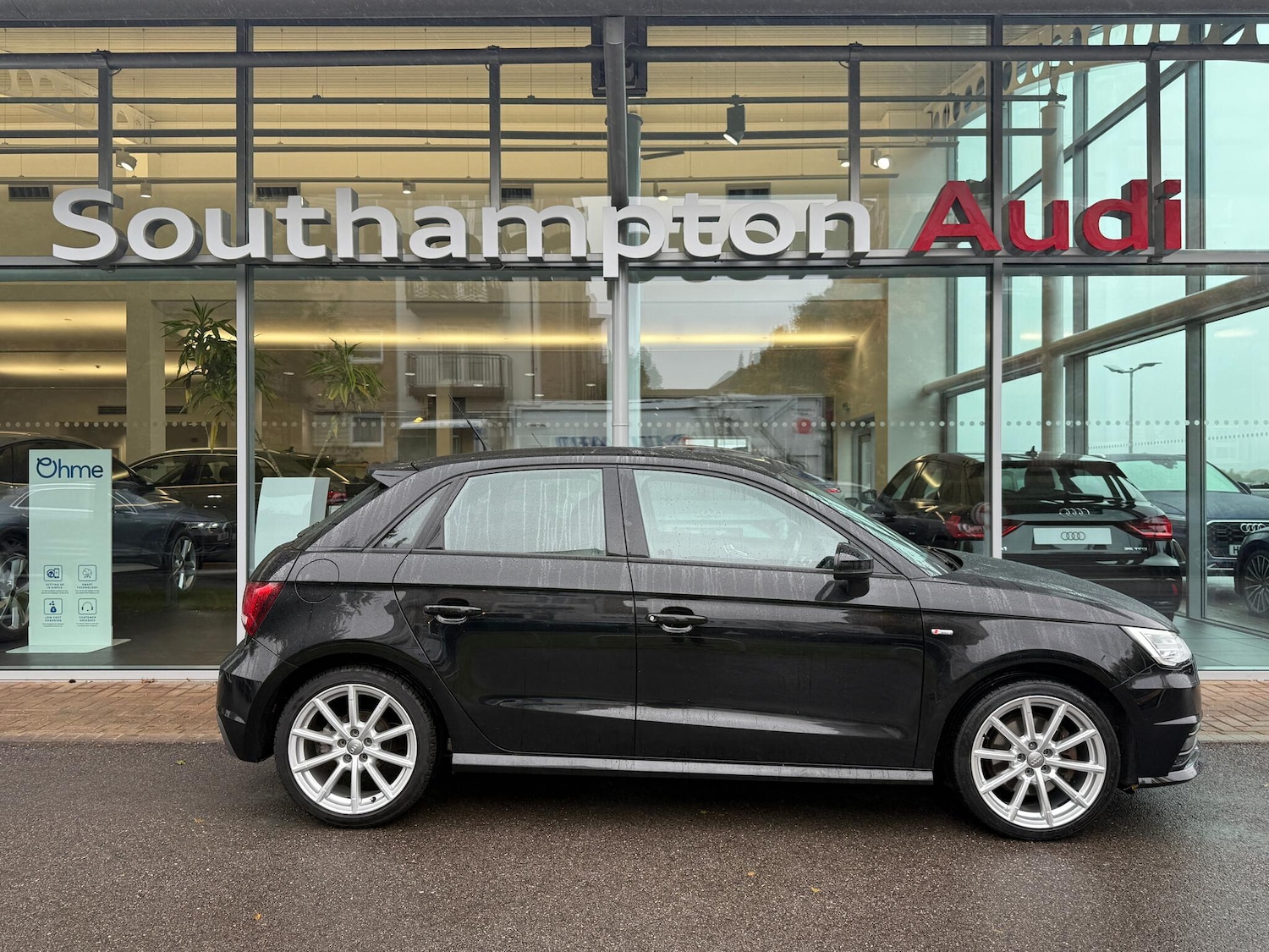 Used Audi A1 2017 for sale - 76166633: Photo 2
