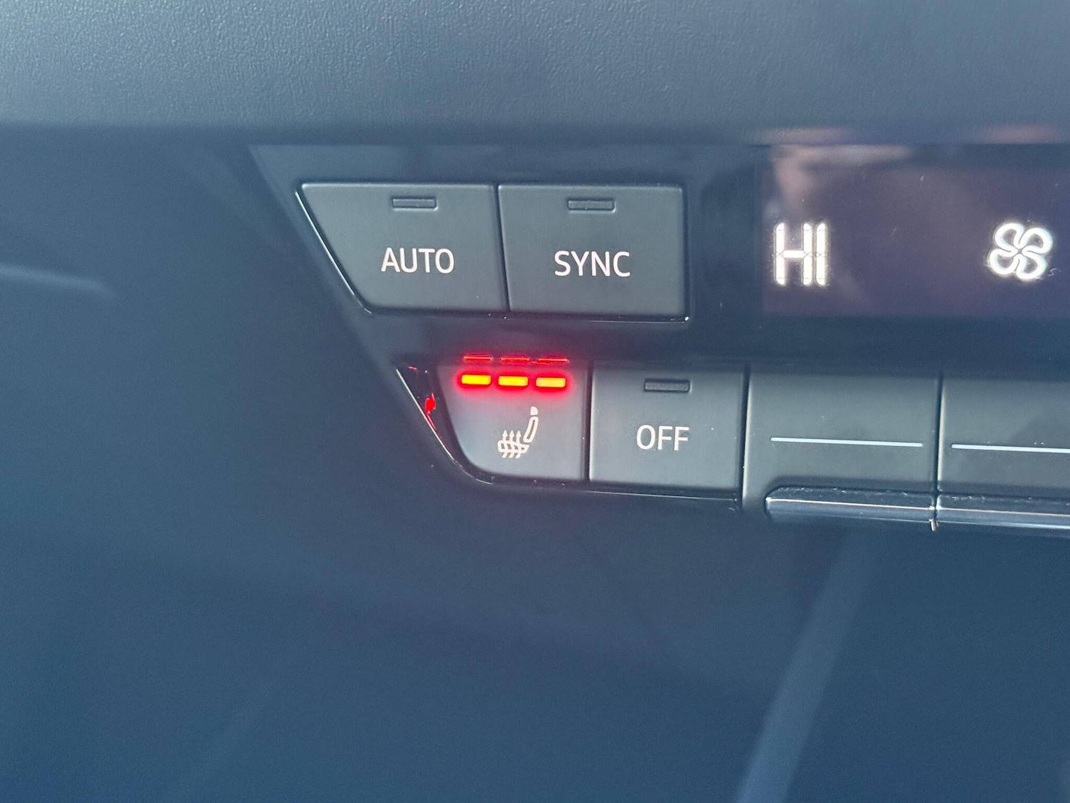 Used Audi Q4 e-tron 2024 for sale - 77331073: Photo 6