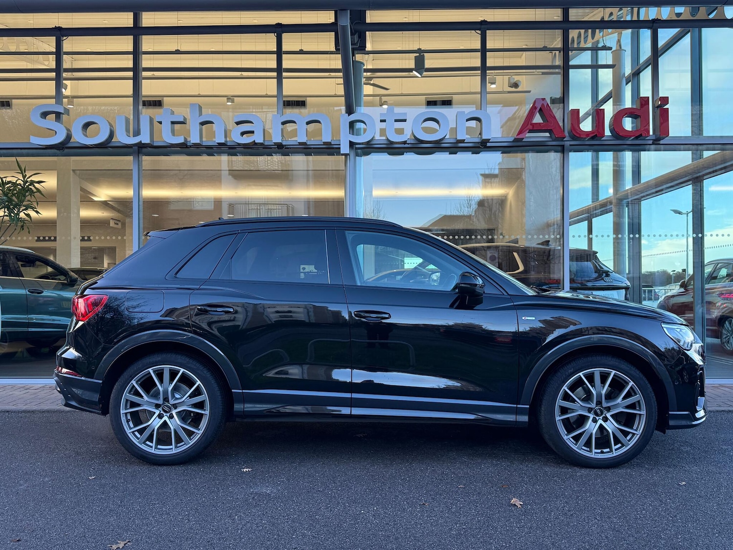 Used Audi Q3 2021 for sale - 76832768: Photo 2