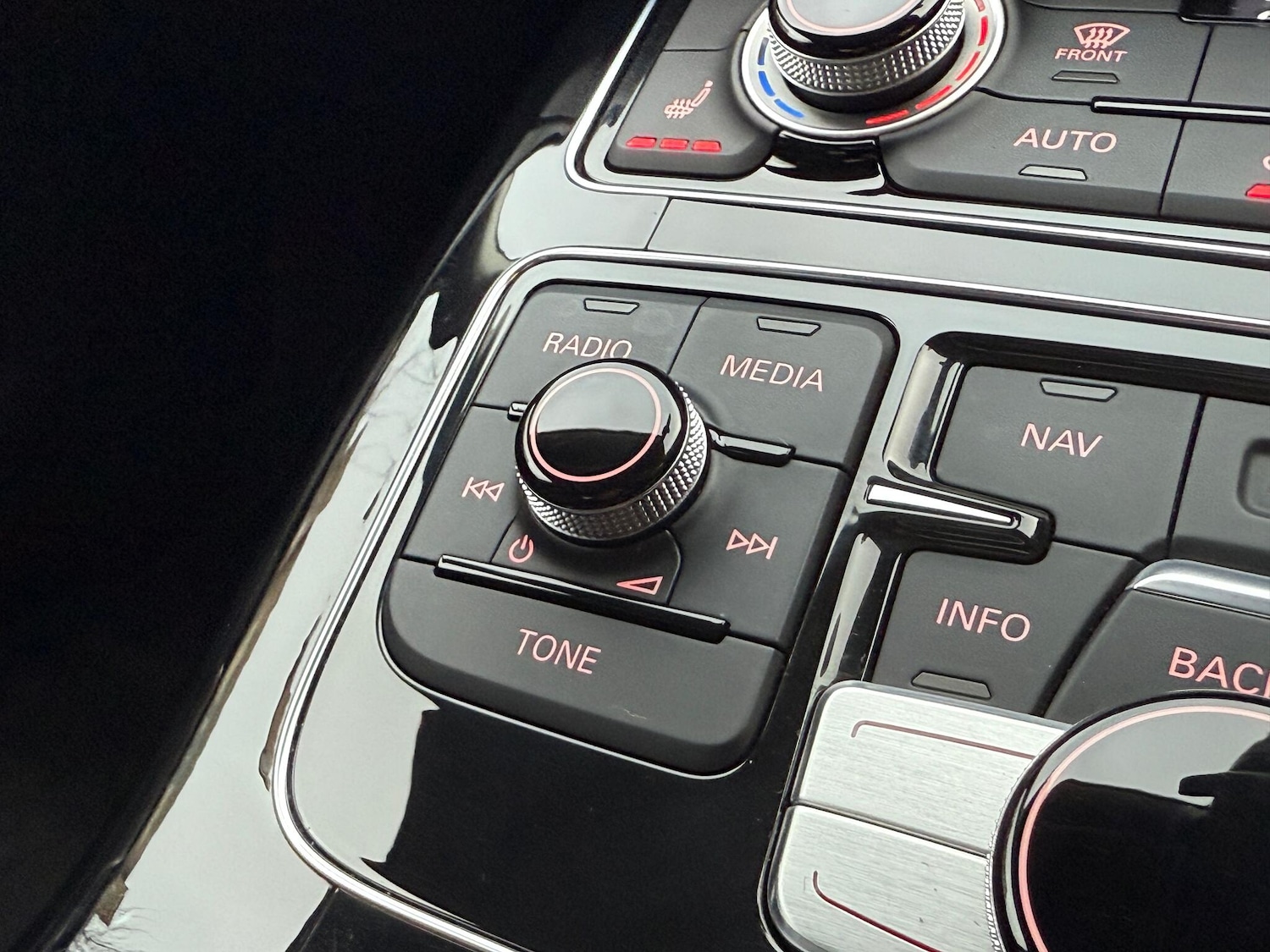 Used Audi A8 2014 for sale - 76499517: Photo 12