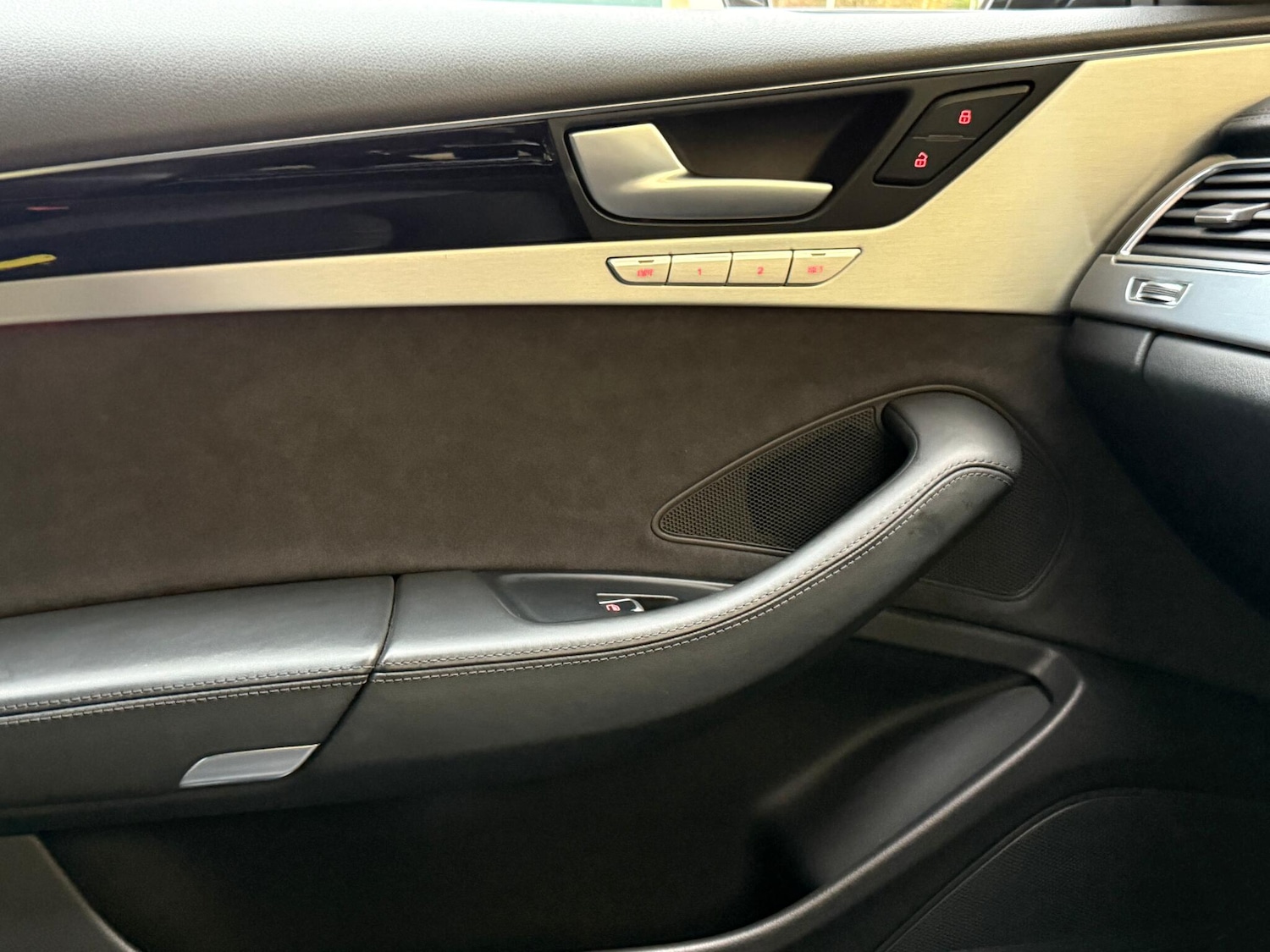 Used Audi A8 2014 for sale - 76499517: Photo 31