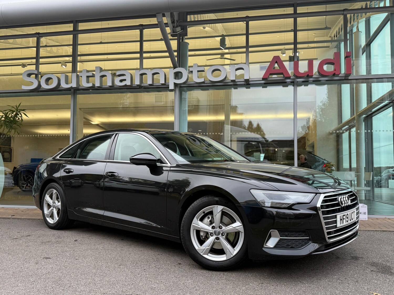 Used Audi A6 Saloon 2019 for sale - 76294481: Photo 1