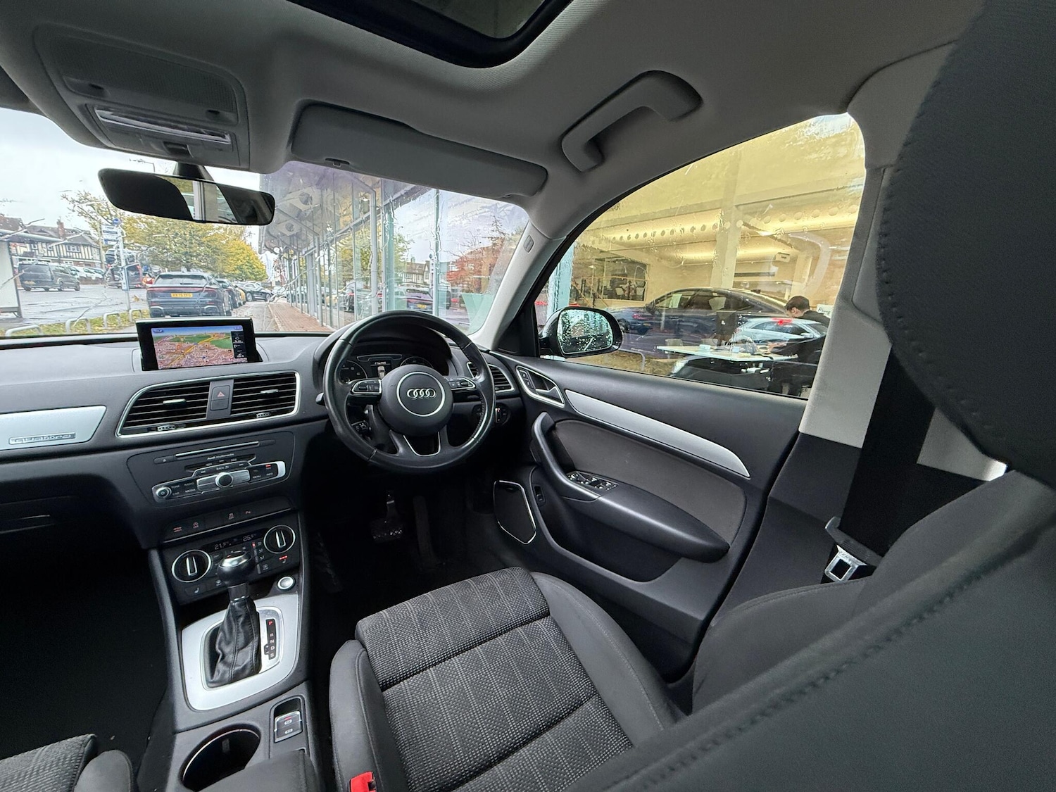 Used Audi Q3 2017 for sale - 76336130: Photo 15