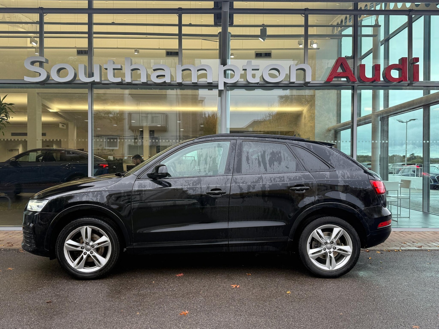 Used Audi Q3 2017 for sale - 76336130: Photo 27