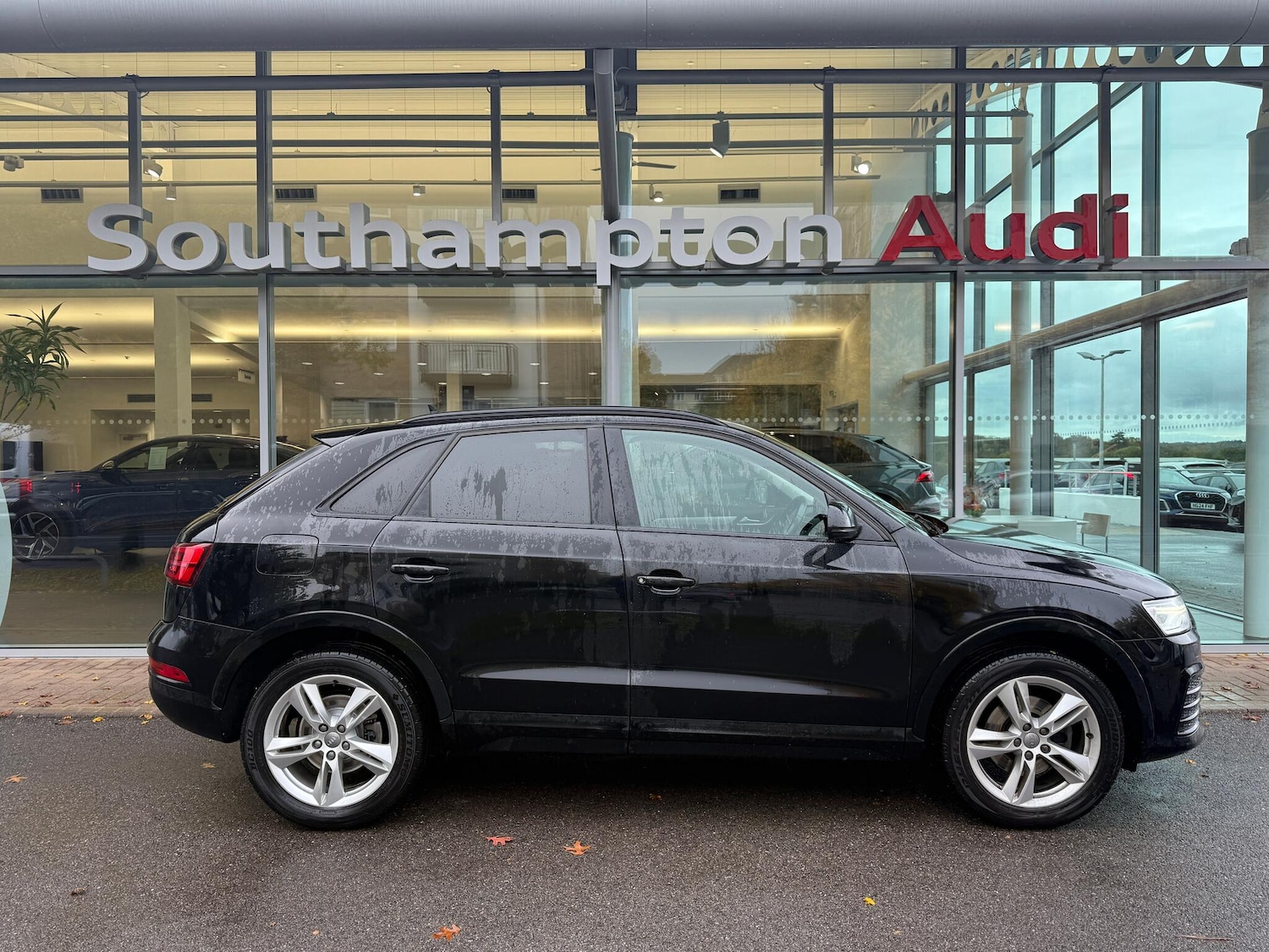Used Audi Q3 2017 for sale - 76336130: Photo 4