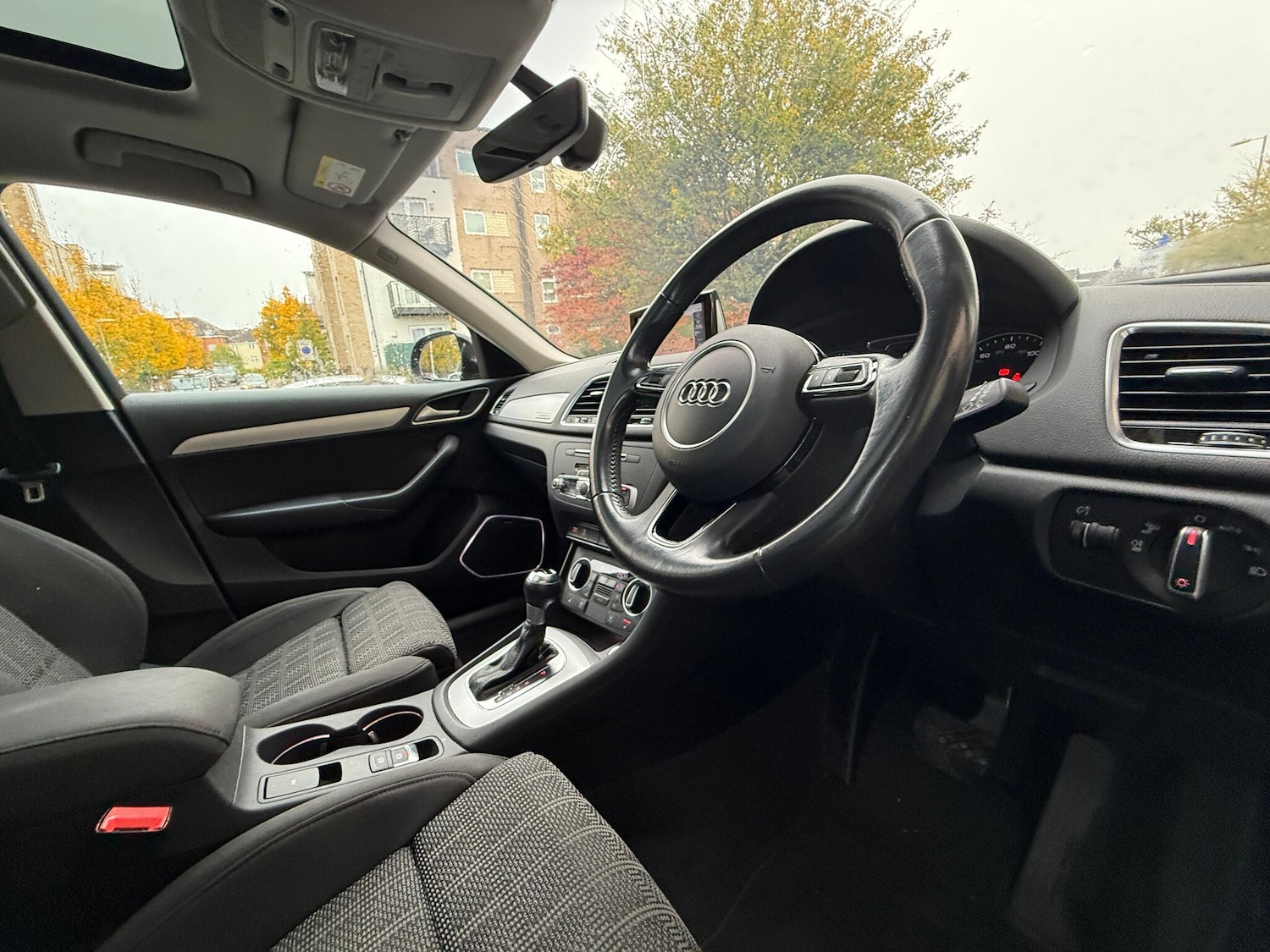 Used Audi Q3 2017 for sale - 76336130: Photo 6