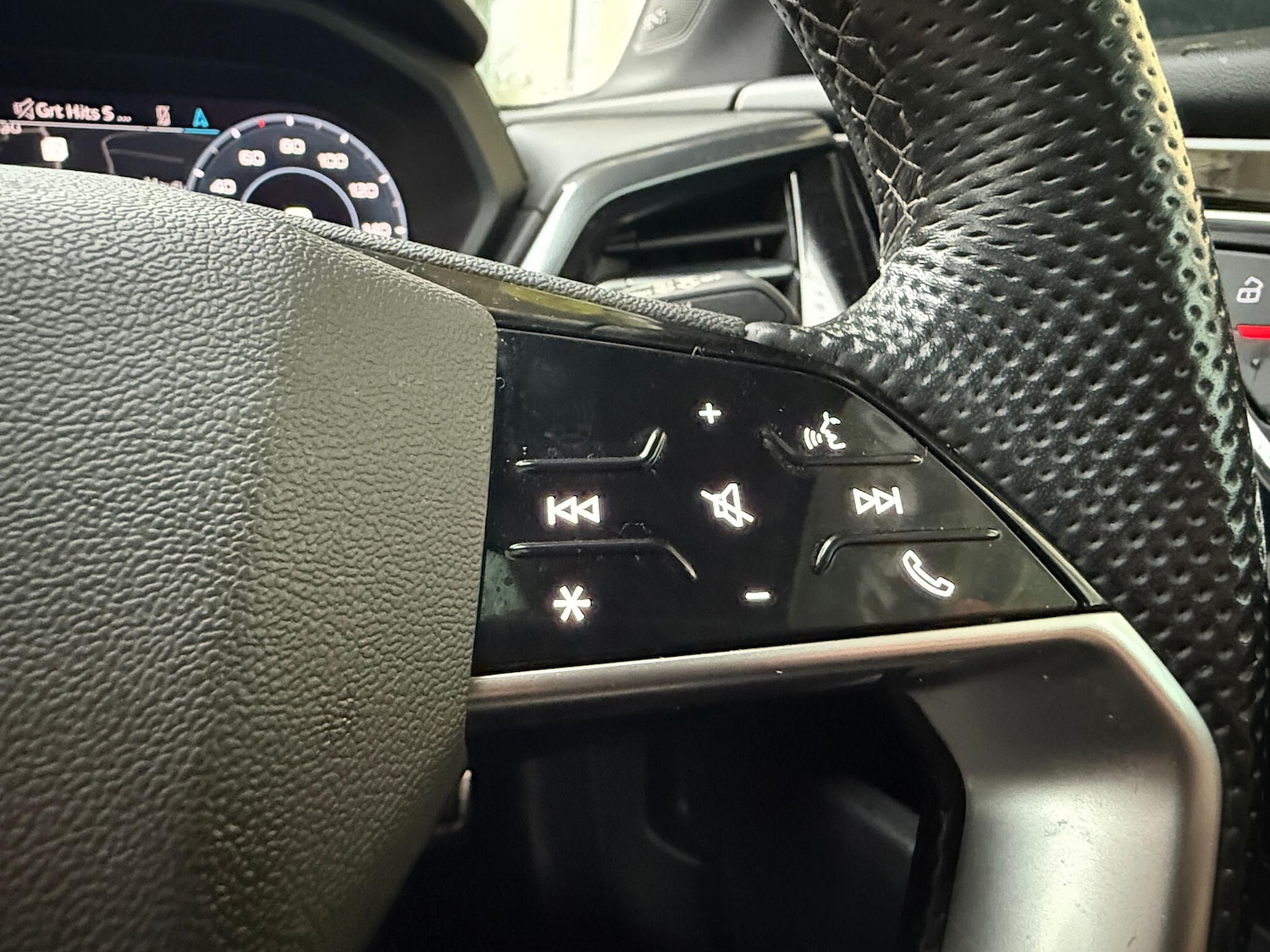 Used Audi Q4 e-tron 2023 for sale - 77230197: Photo 9