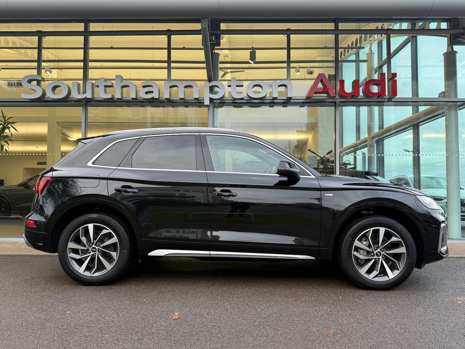 Used Audi Q5 for sale - 76886507: Photo 2