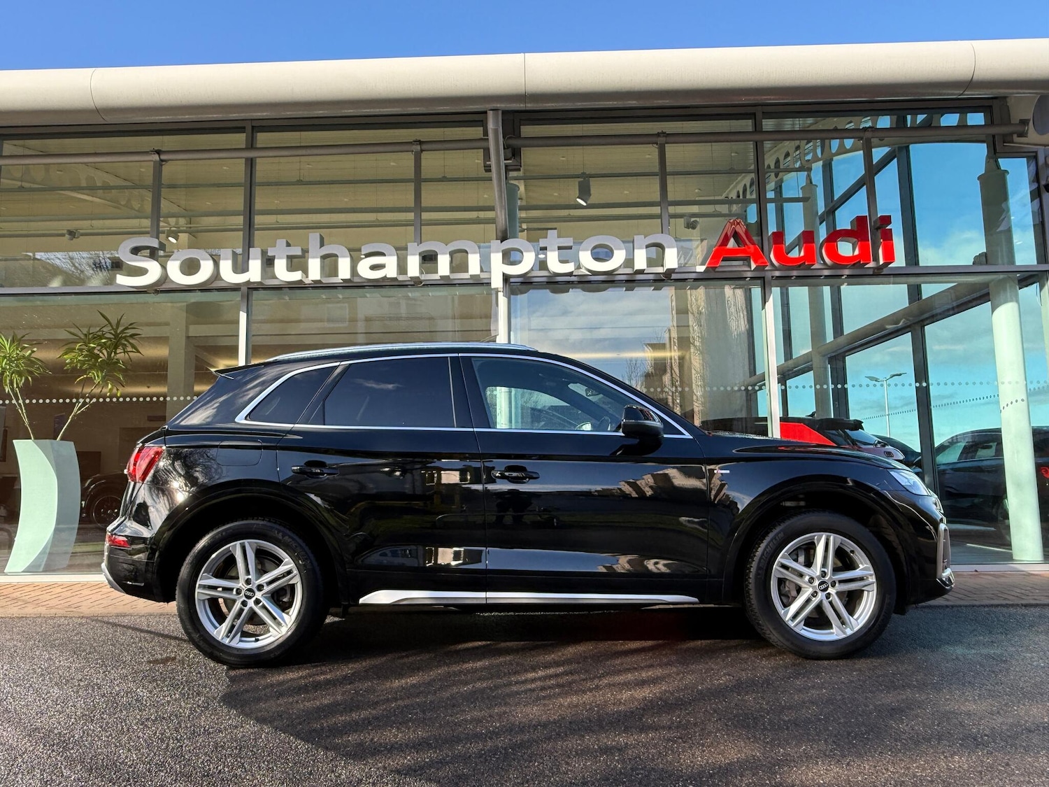 Used Audi Q5 2022 for sale - 77377333: Photo 2