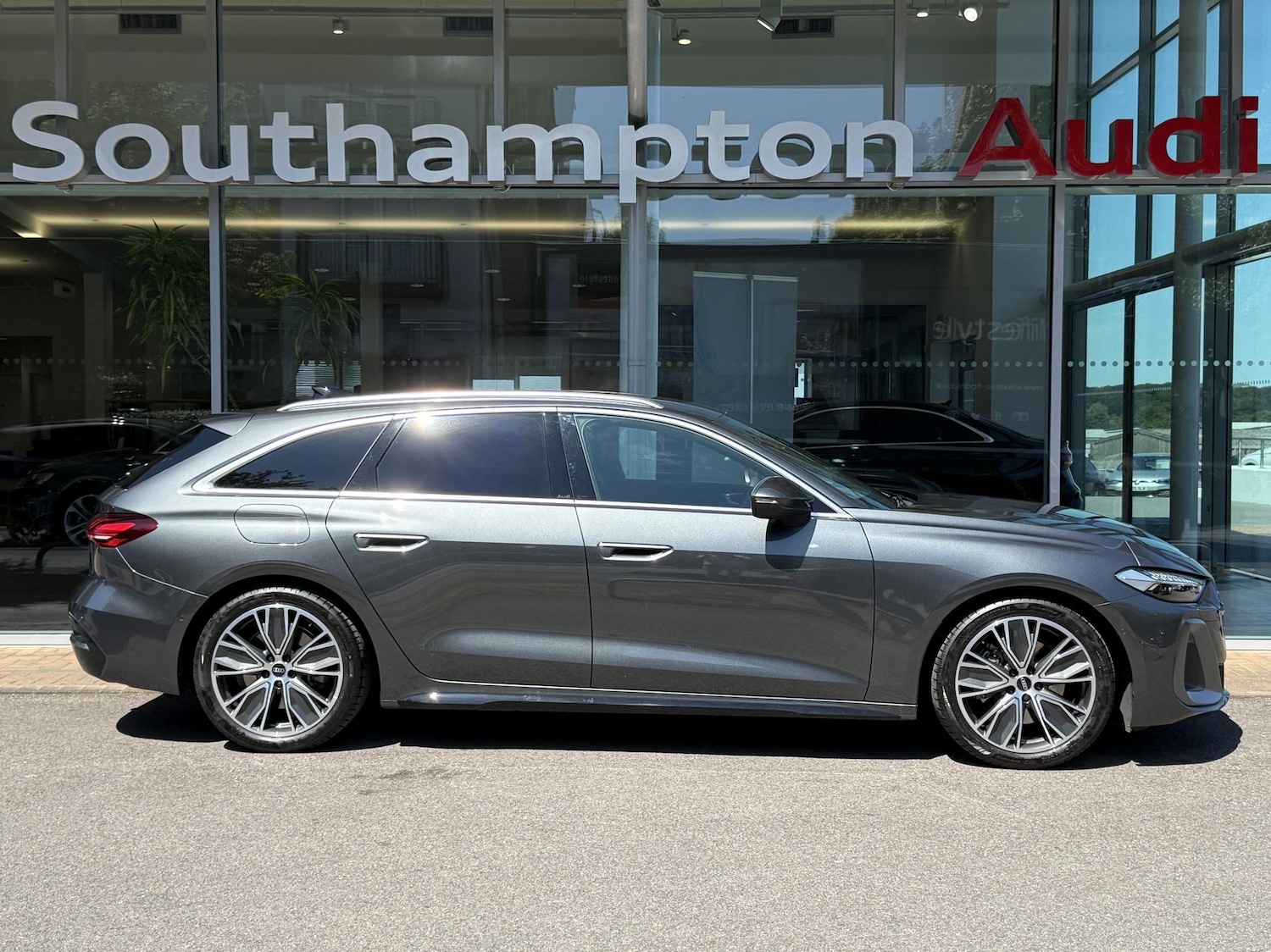 Used Audi A5 2024 for sale - 76473939: Photo 2