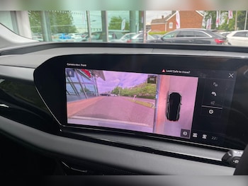 Used Audi Q6 e-tron 2025 for sale - 76389301: Photo