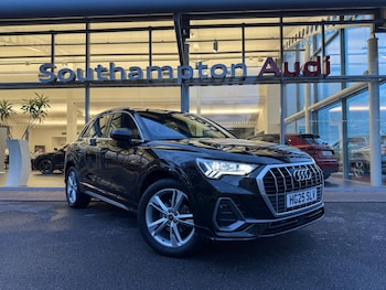 Used Audi Q3 2025 for sale - 77376800: Photo