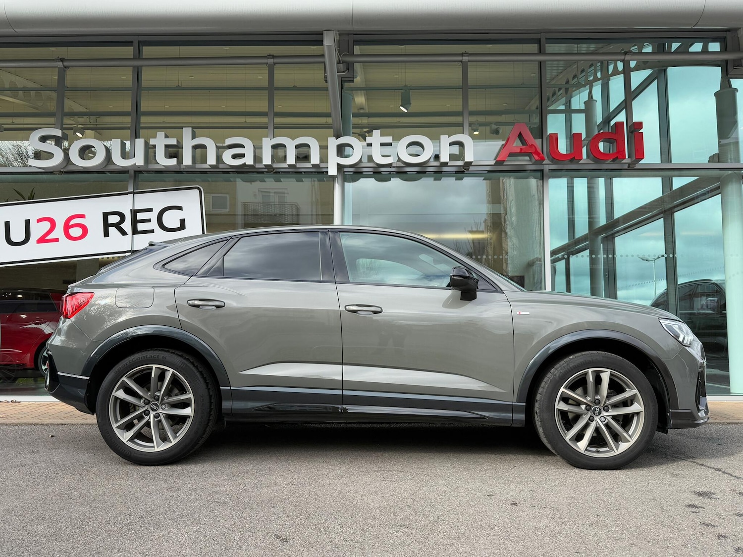 Used Audi Q3 for sale - 77671970: Photo 2