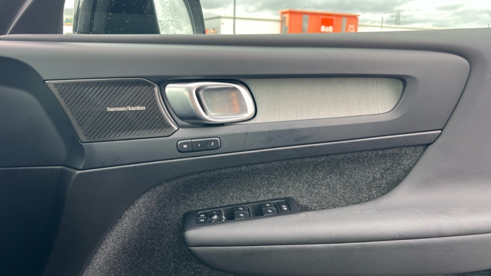Used Volvo XC40 2024 for sale - 76539884: Photo 15