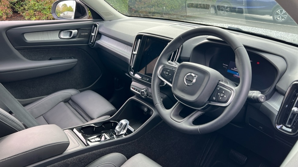 Used Volvo XC40 2024 for sale - 76539884: Photo 5