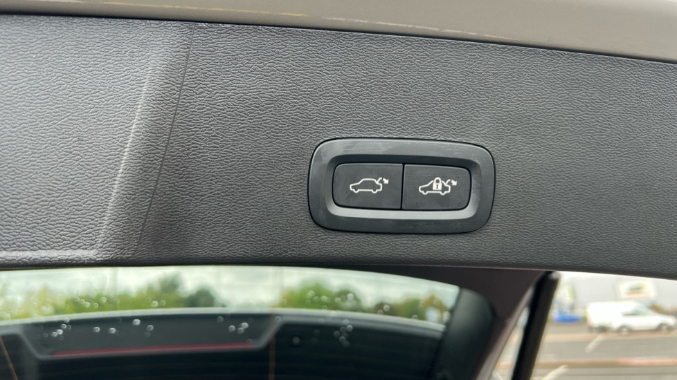 Used Volvo XC40 2024 for sale - 76539884: Photo 53