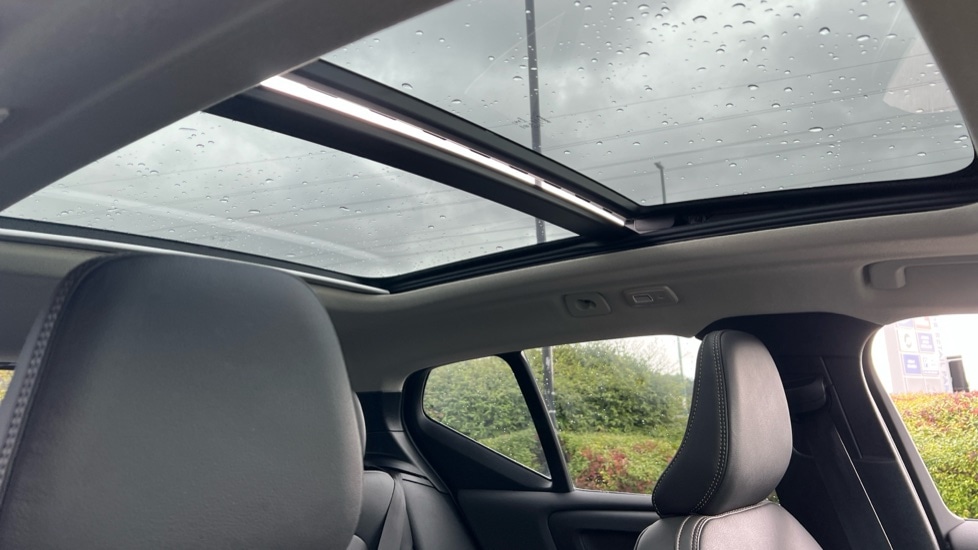 Used Volvo XC40 2024 for sale - 76539884: Photo 61