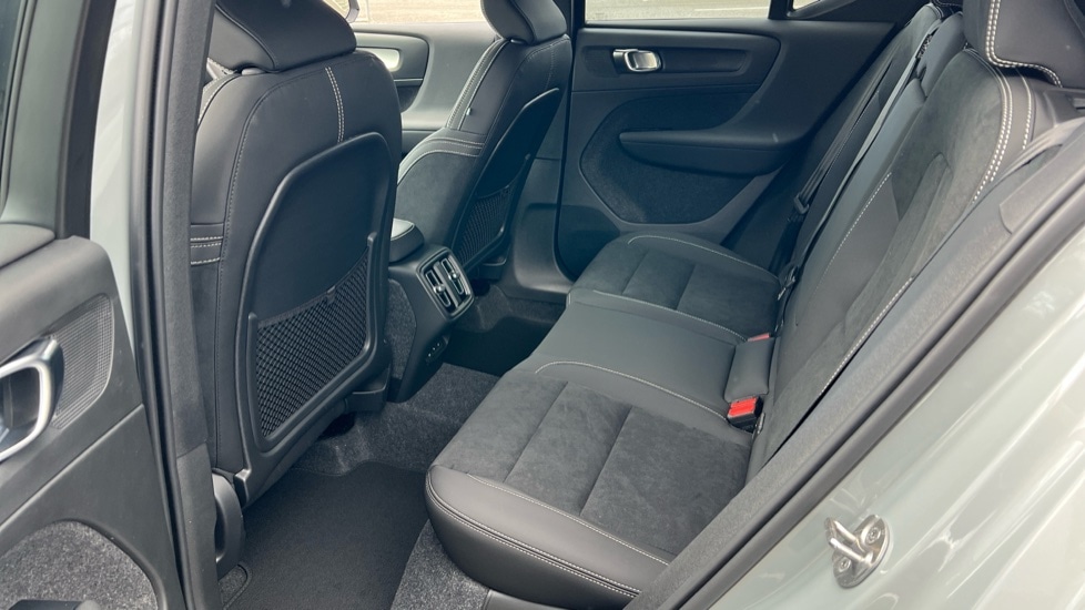 Used Volvo XC40 2025 for sale - 76393671: Photo 10