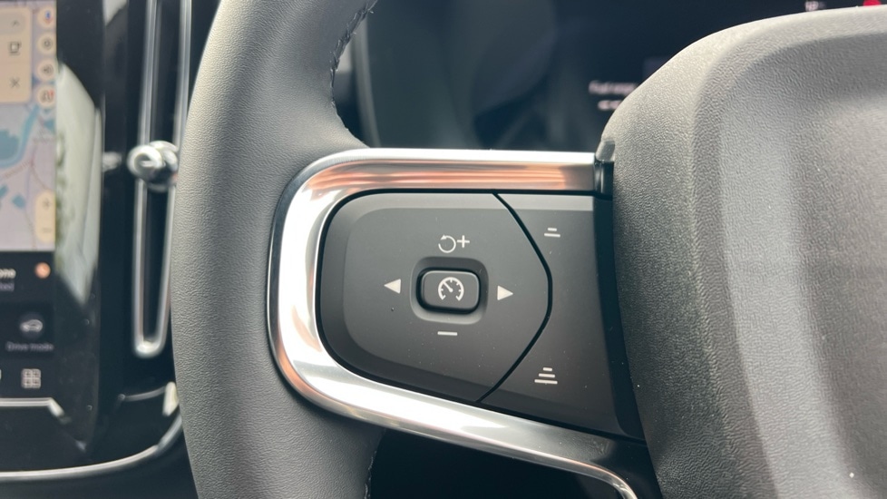 Used Volvo XC40 2025 for sale - 76393671: Photo 18