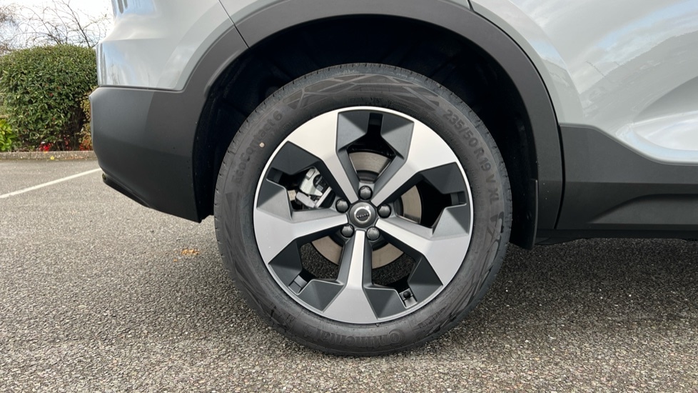 Used Volvo XC40 2025 for sale - 76393671: Photo 24