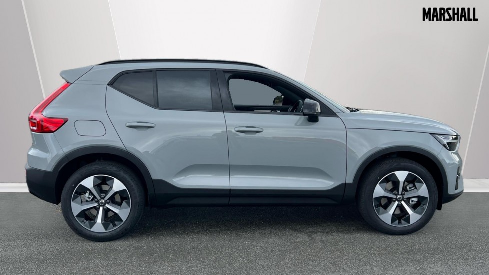 Used Volvo XC40 2025 for sale - 76393671: Photo 3