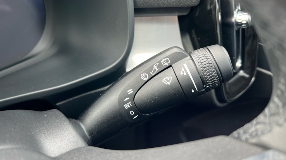 Used Volvo XC40 2025 for sale - 76393671: Photo 30