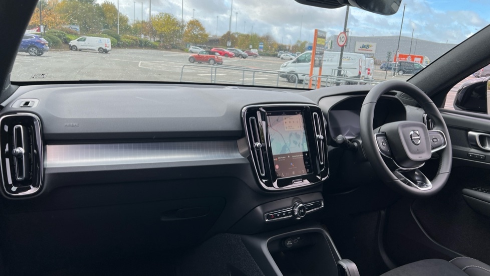 Used Volvo XC40 2025 for sale - 76393671: Photo 4