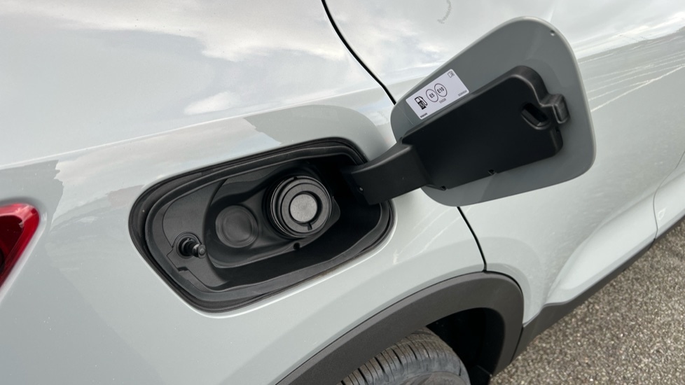 Used Volvo XC40 2025 for sale - 76393671: Photo 40