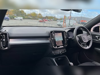 Used Volvo XC40 2025 for sale - 76393671: Photo