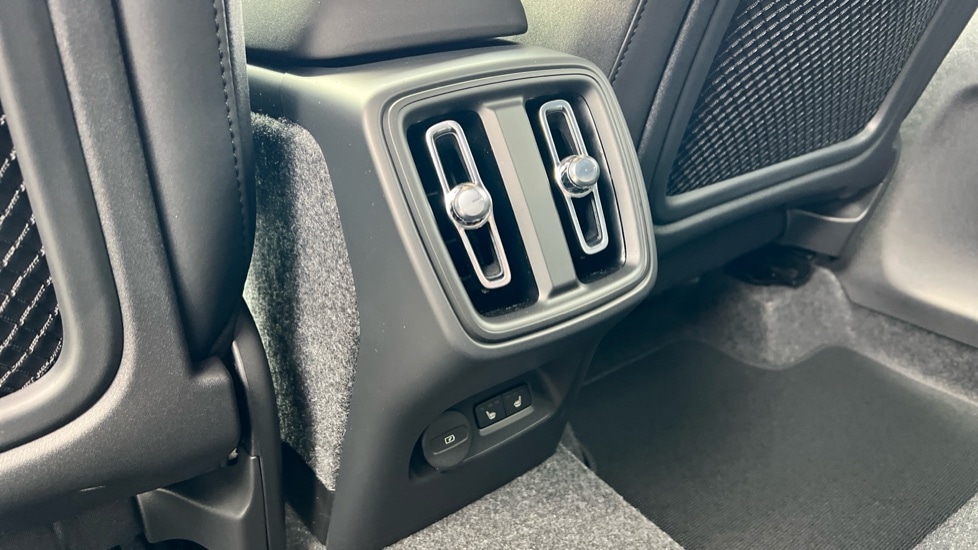 Used Volvo XC40 2025 for sale - 76393671: Photo 53