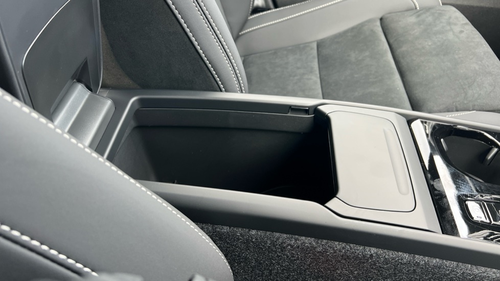 Used Volvo XC40 2025 for sale - 76393671: Photo 57