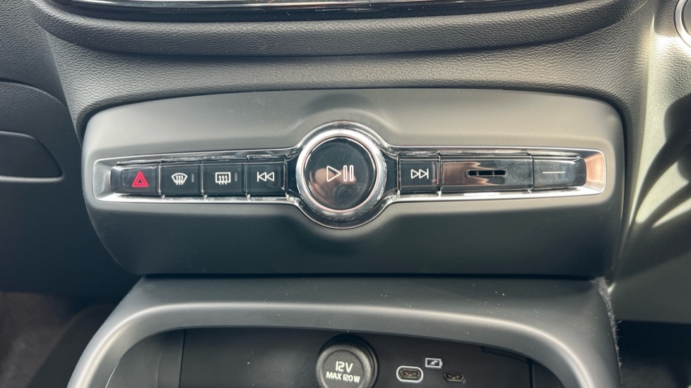 Used Volvo XC40 2025 for sale - 76393671: Photo 59