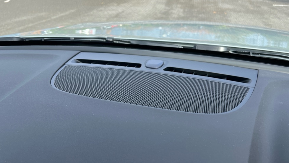 Used Volvo XC40 2025 for sale - 76393671: Photo 64