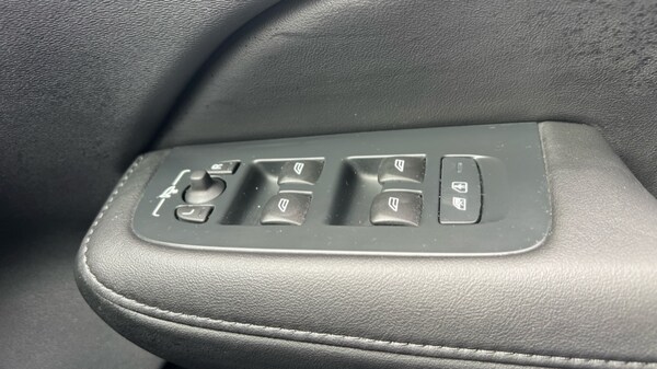 Used Volvo V60 2025 for sale - 75709979: Photo 33