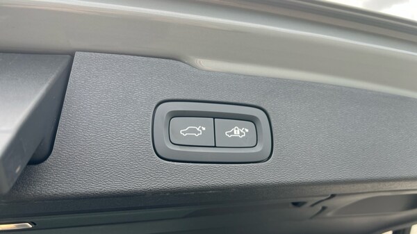 Used Volvo V60 2025 for sale - 75709979: Photo 51