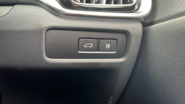 Used Volvo V60 2025 for sale - 75709979: Photo 71