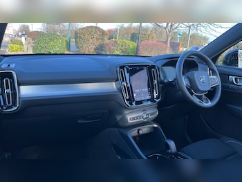 Used Volvo XC40 2025 for sale - 76874597: Photo